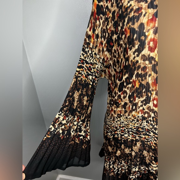 Dressbarn Animal Print Pleated Blouse - 1X - Picture 5 of 15